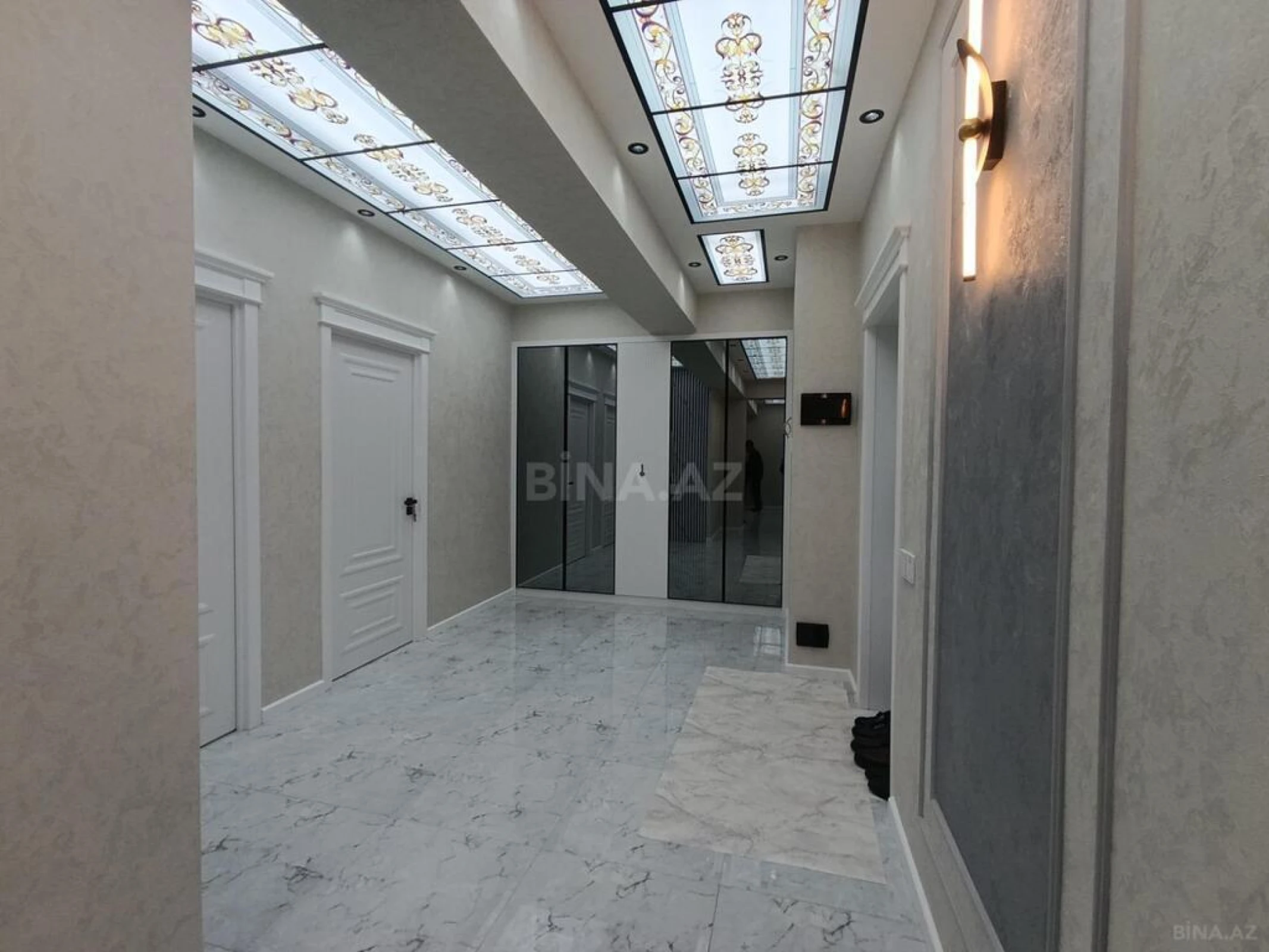 Satılır 4 otaqlı mənzil 159 m²