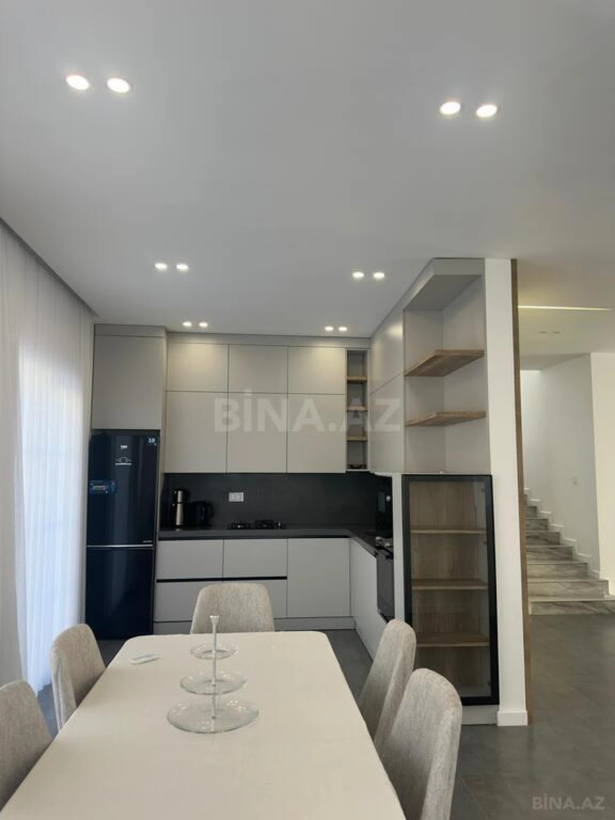 Kirayə verilir 4 otaqlı həyət evi 300 m²