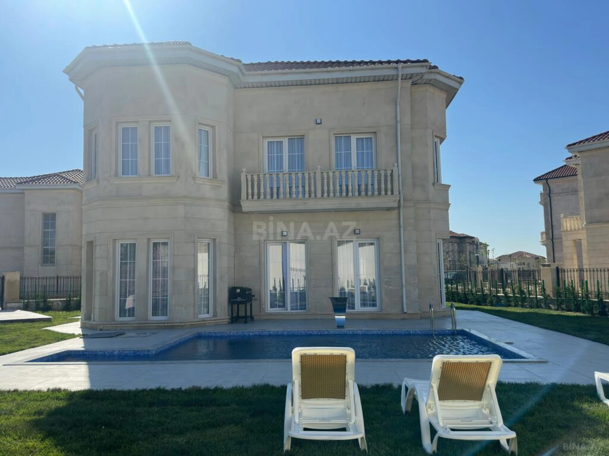 Kirayə verilir 4 otaqlı həyət evi 300 m²