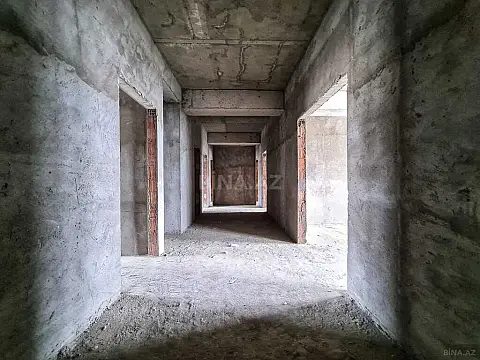 Satılır 4 otaqlı mənzil 200 m²