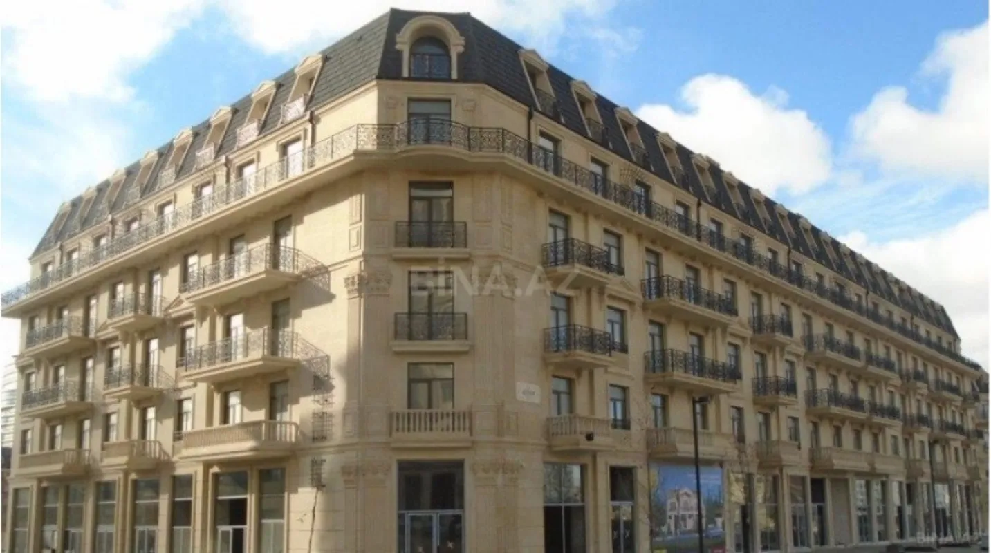 Satılır 4 otaqlı mənzil 200 m²