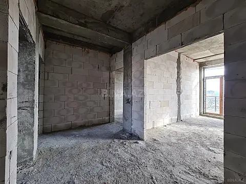 Satılır 4 otaqlı mənzil 200 m²