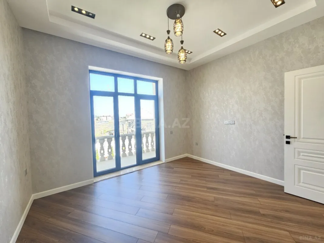 Satılır 5 otaqlı həyət evi 200 m²