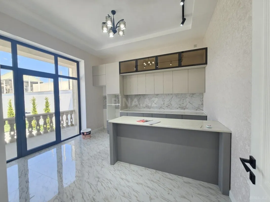 Satılır 5 otaqlı həyət evi 200 m²