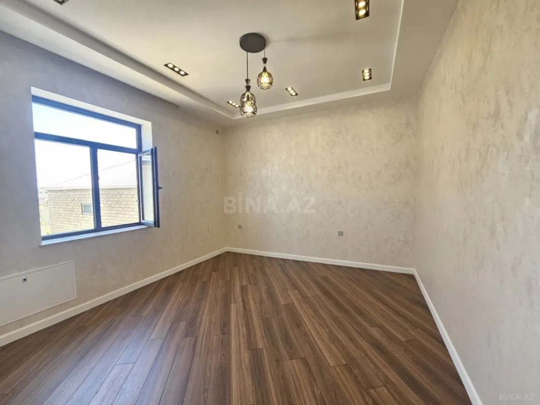 Satılır 5 otaqlı həyət evi 200 m²
