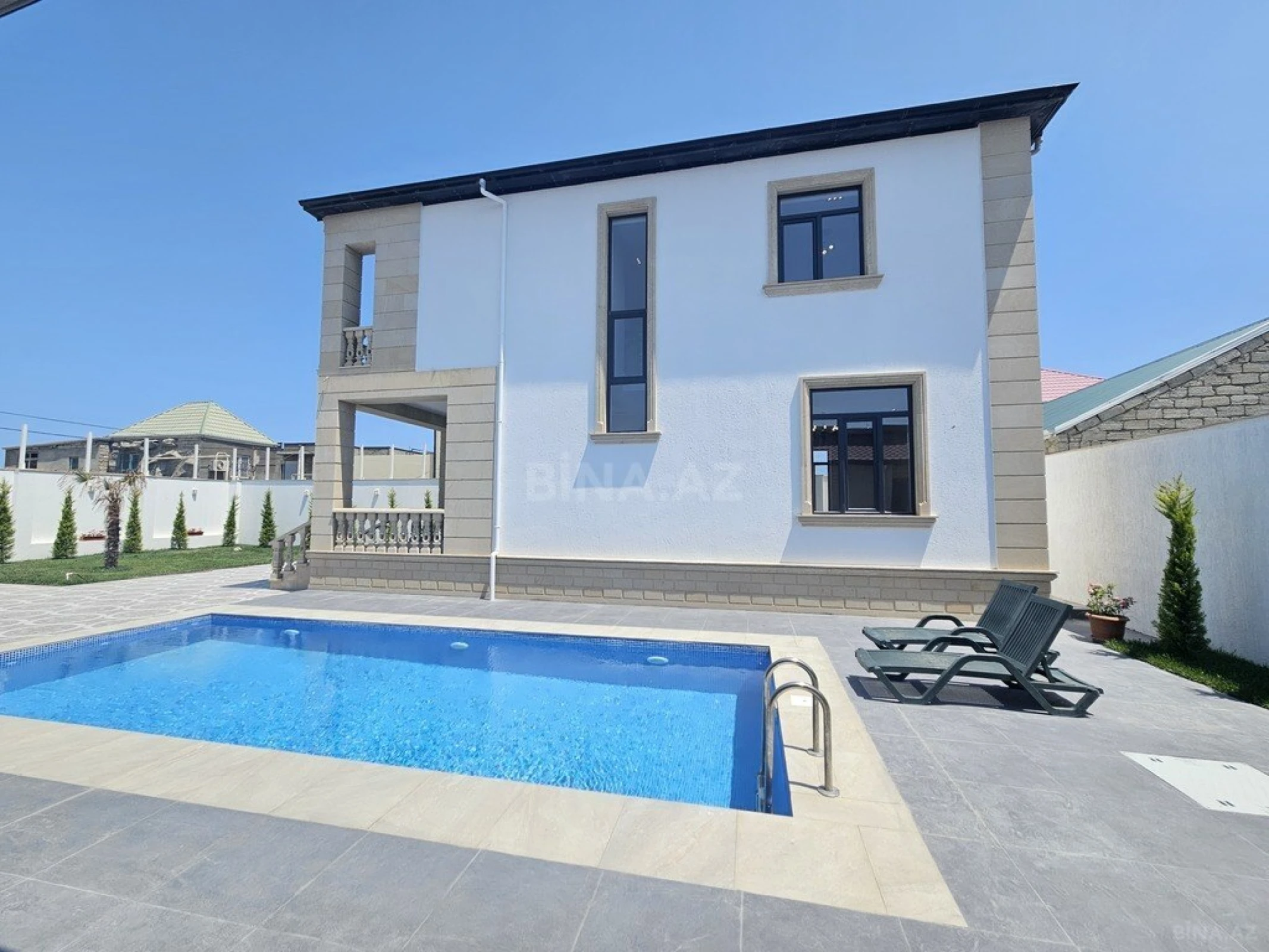 Satılır 5 otaqlı həyət evi 200 m²