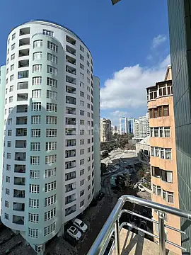 Kirayə verilir 4 otaqlı mənzil 220 m²