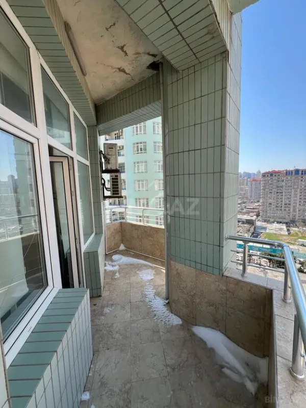 Kirayə verilir 4 otaqlı mənzil 220 m²
