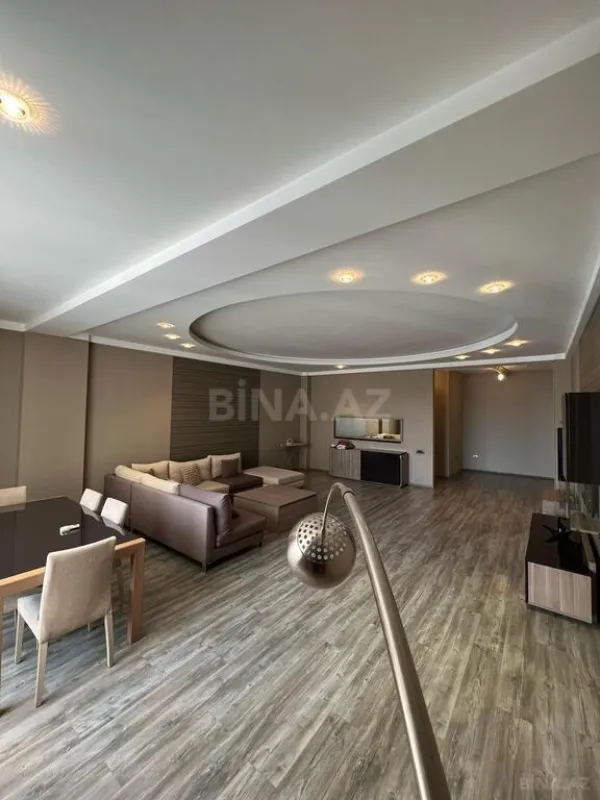 Kirayə verilir 4 otaqlı mənzil 220 m²
