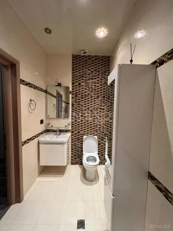 Kirayə verilir 4 otaqlı mənzil 220 m²