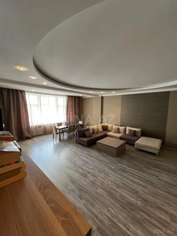 Kirayə verilir 4 otaqlı mənzil 220 m²