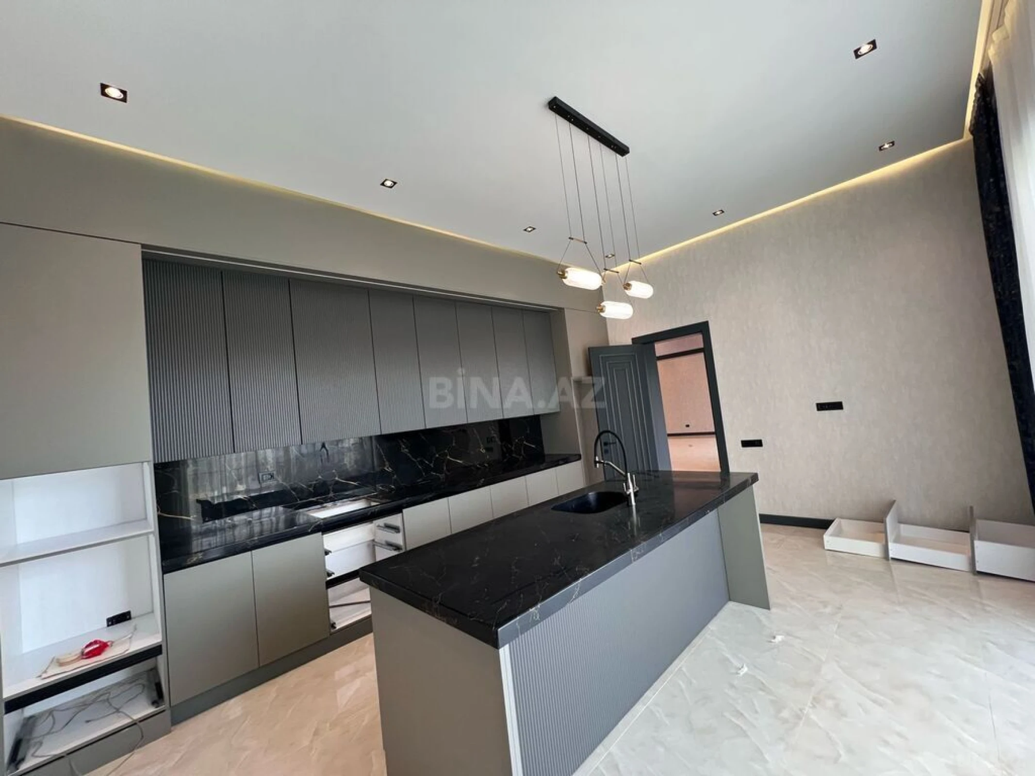 Satılır 7 otaqlı həyət evi 450 m²