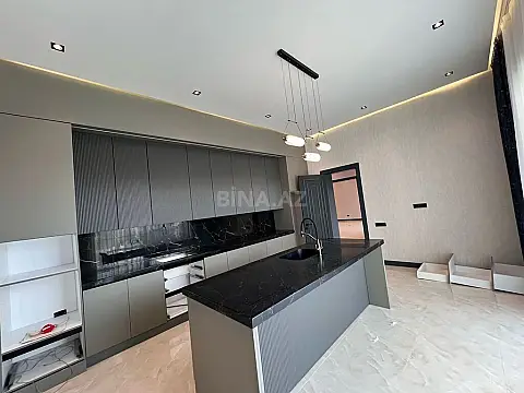 Satılır 7 otaqlı həyət evi 450 m²