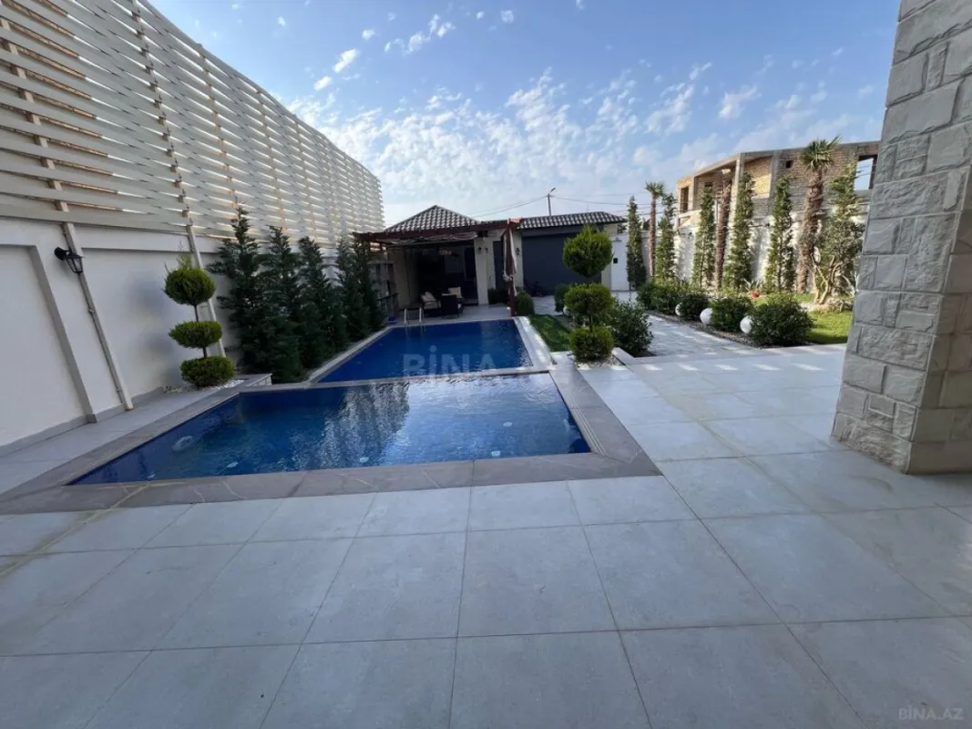 Satılır 7 otaqlı həyət evi 450 m²