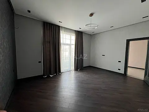 Satılır 7 otaqlı həyət evi 450 m²