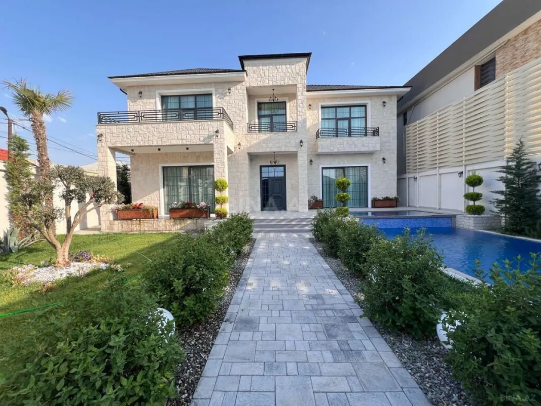 Satılır 7 otaqlı həyət evi 450 m²