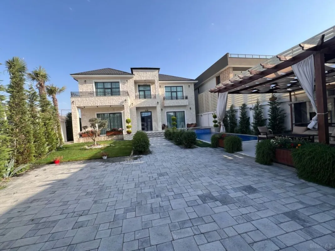 Satılır 7 otaqlı həyət evi 450 m²