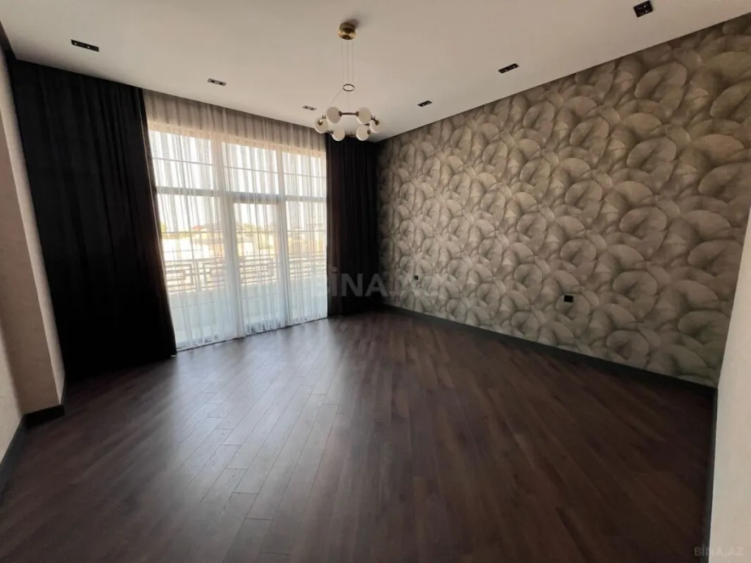 Satılır 7 otaqlı həyət evi 450 m²