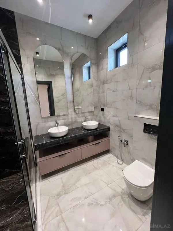 Satılır 7 otaqlı həyət evi 450 m²