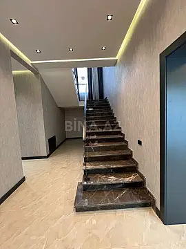 Satılır 7 otaqlı həyət evi 450 m²
