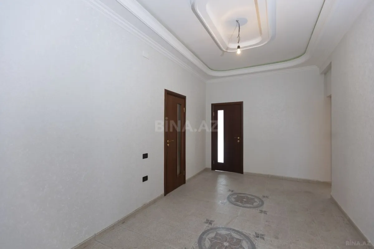 Satılır 4 otaqlı mənzil 210 m²