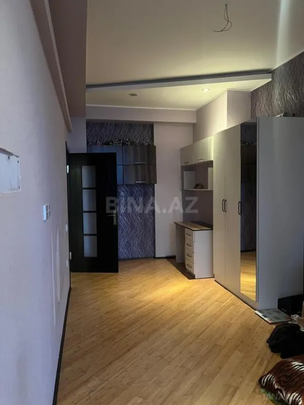 Satılır 2 otaqlı mənzil 68 m²