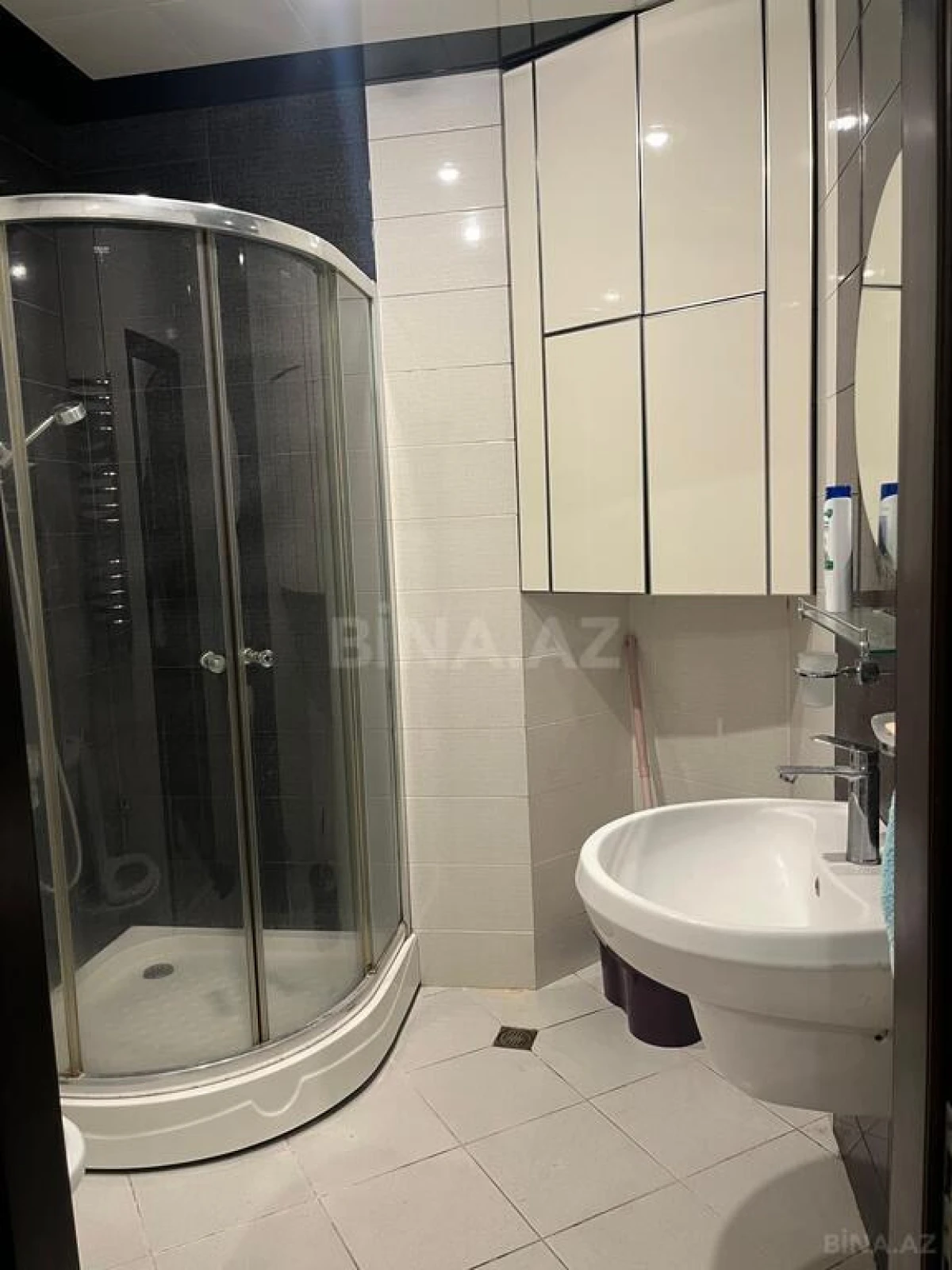 Satılır 2 otaqlı mənzil 68 m²