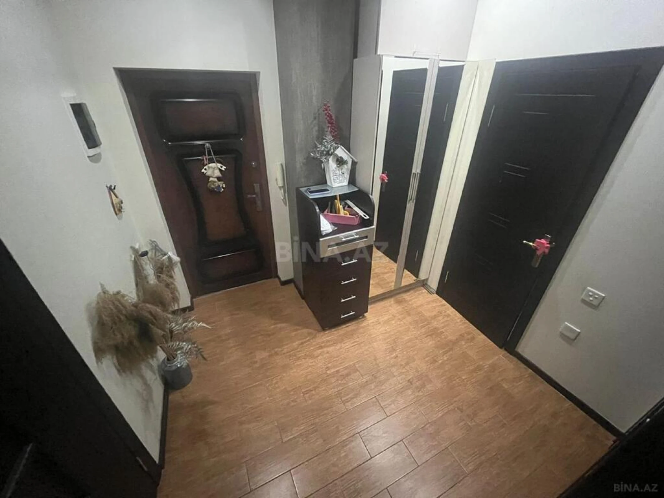 Satılır 2 otaqlı mənzil 56 m²