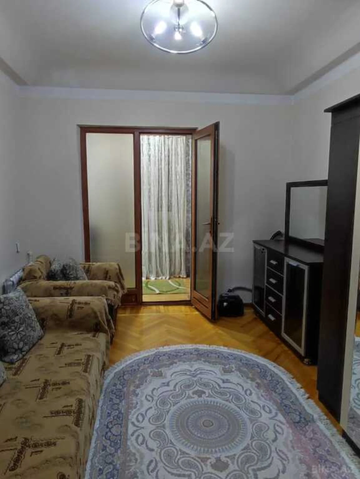 Kirayə verilir 2 otaqlı mənzil 60 m²