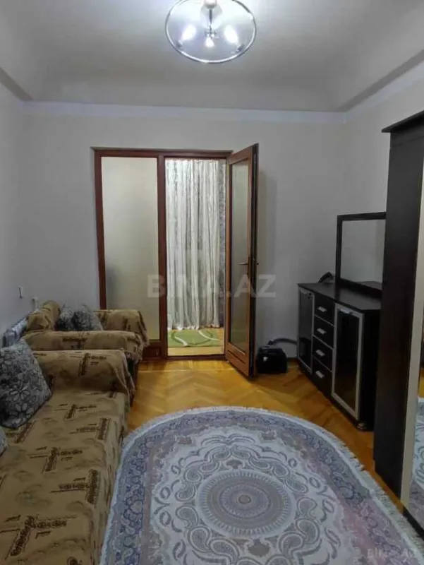 Kirayə verilir 2 otaqlı mənzil 60 m²