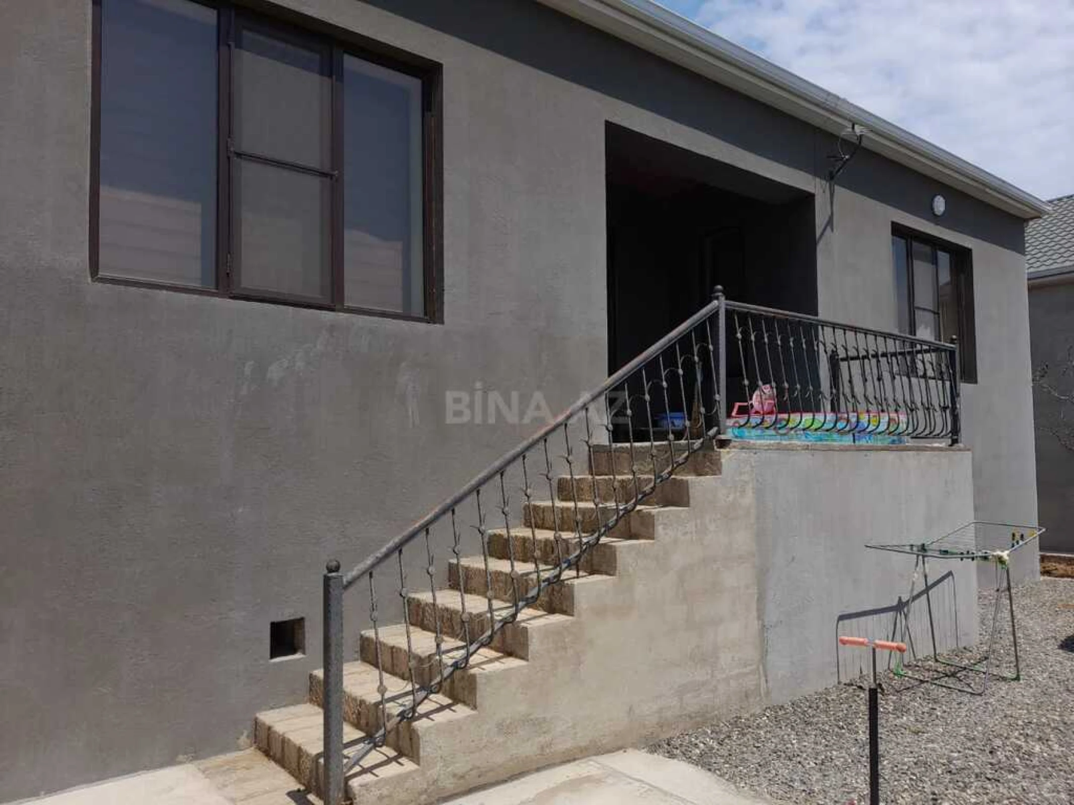 Satılır 4 otaqlı həyət evi 130 m²