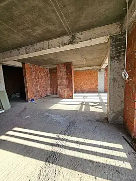 Satılır 3 otaqlı mənzil 130 m²