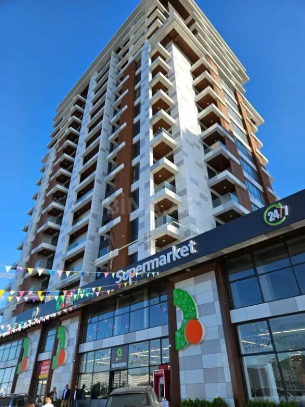 Satılır 3 otaqlı mənzil 130 m²