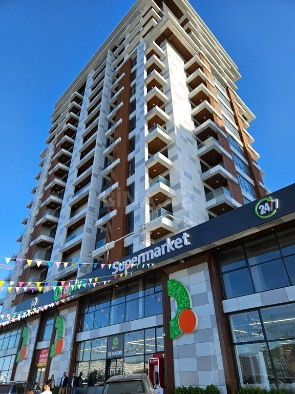 Satılır 3 otaqlı mənzil 130 m²