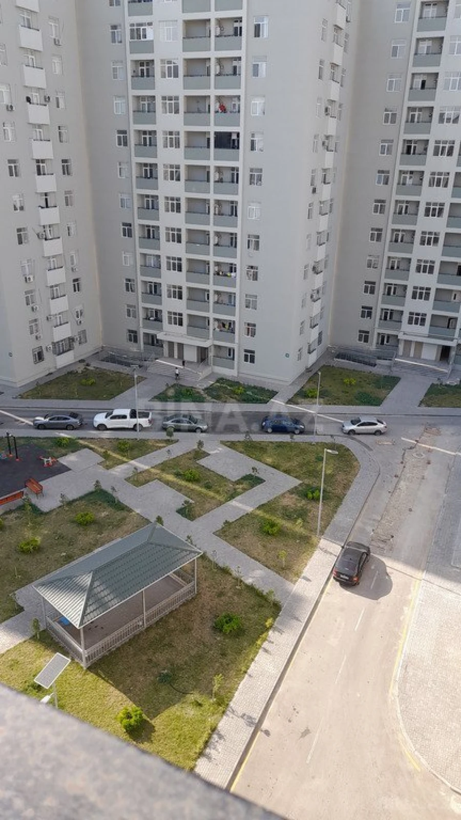 Satılır 4 otaqlı mənzil 99 m²