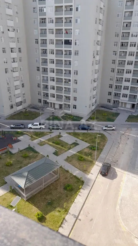 Satılır 4 otaqlı mənzil 99 m²