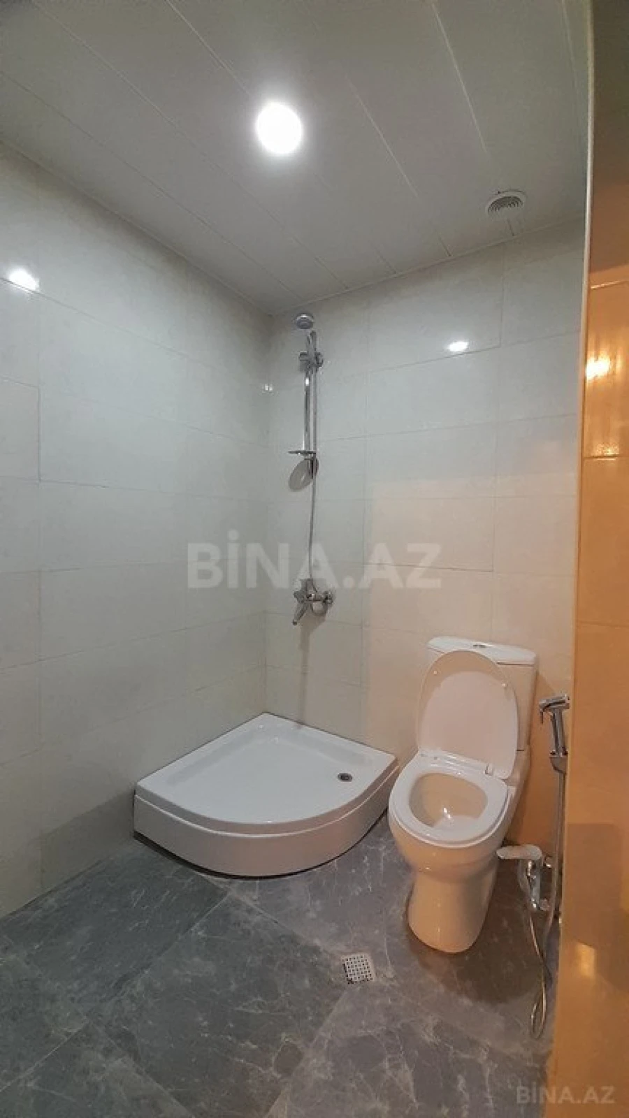 Satılır 4 otaqlı mənzil 99 m²