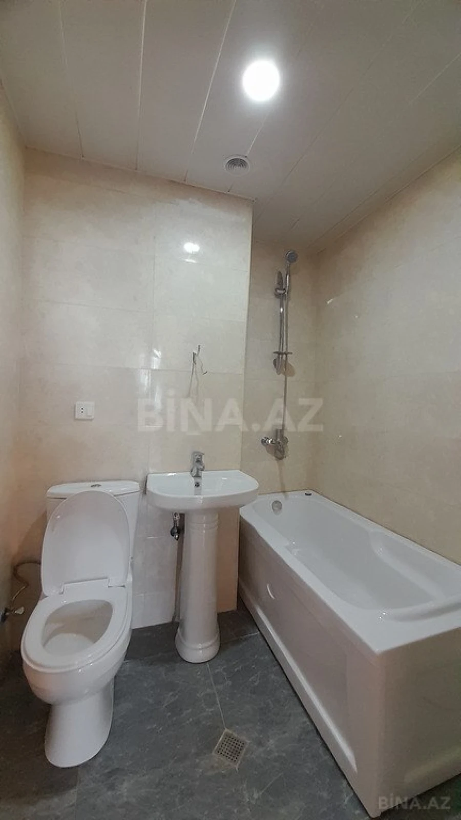 Satılır 4 otaqlı mənzil 99 m²