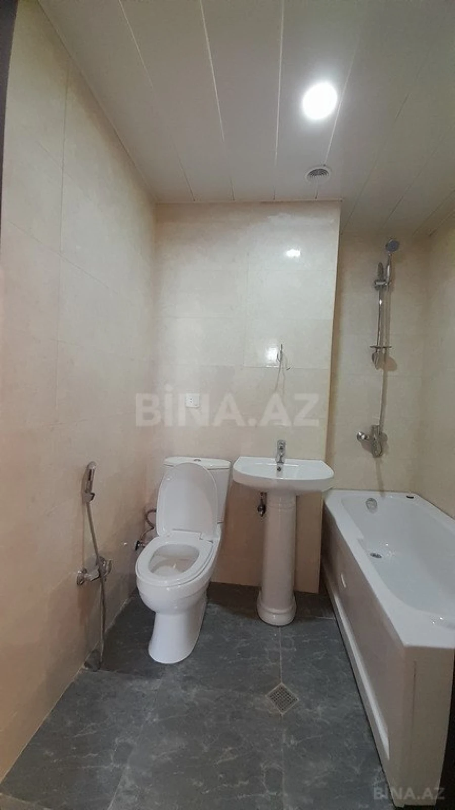 Satılır 4 otaqlı mənzil 99 m²