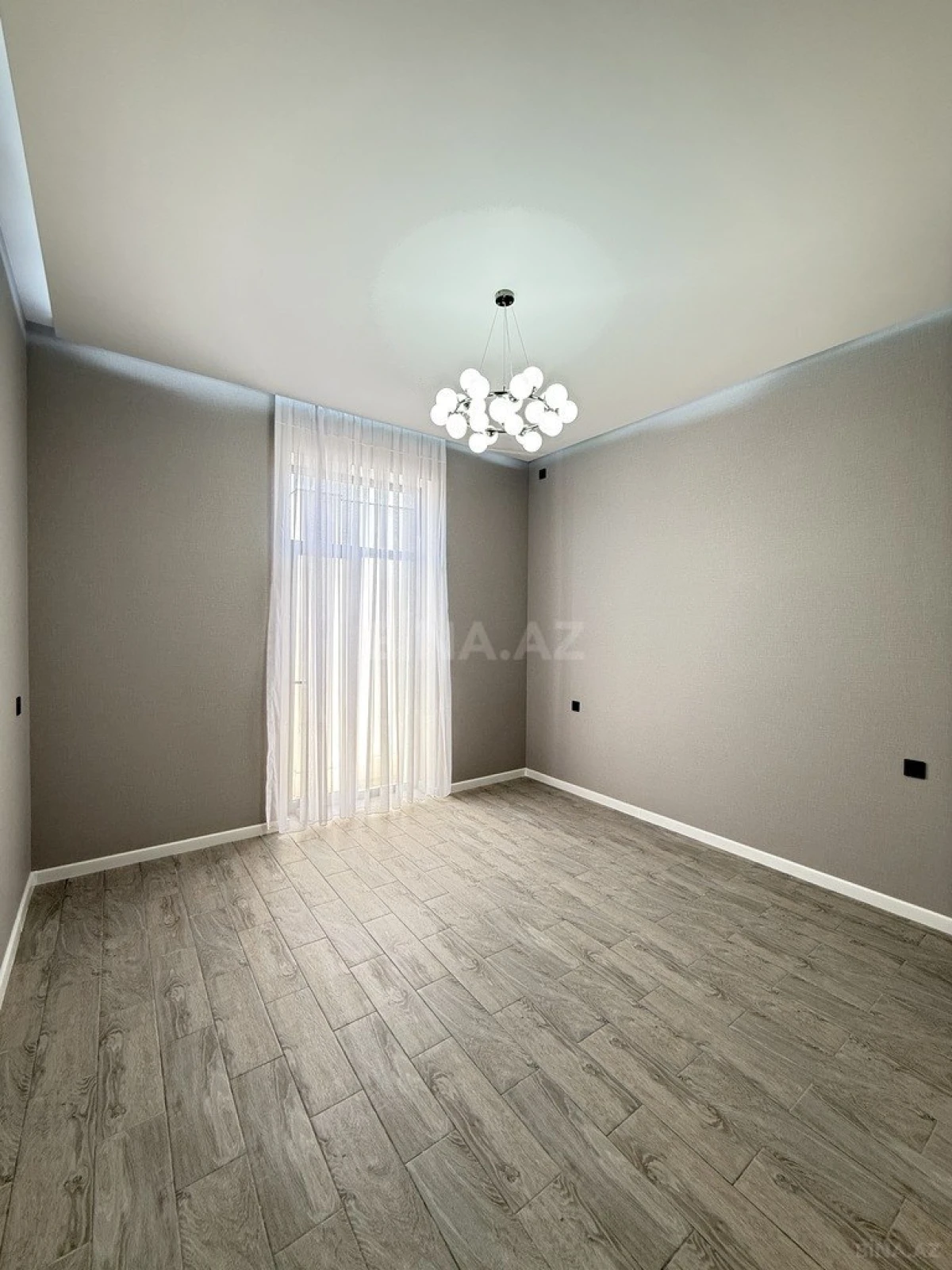 Satılır 5 otaqlı həyət evi 220 m²