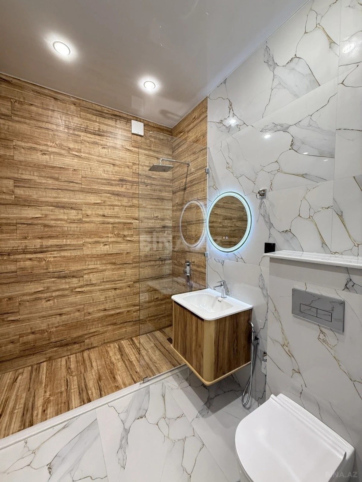 Satılır 5 otaqlı həyət evi 220 m²