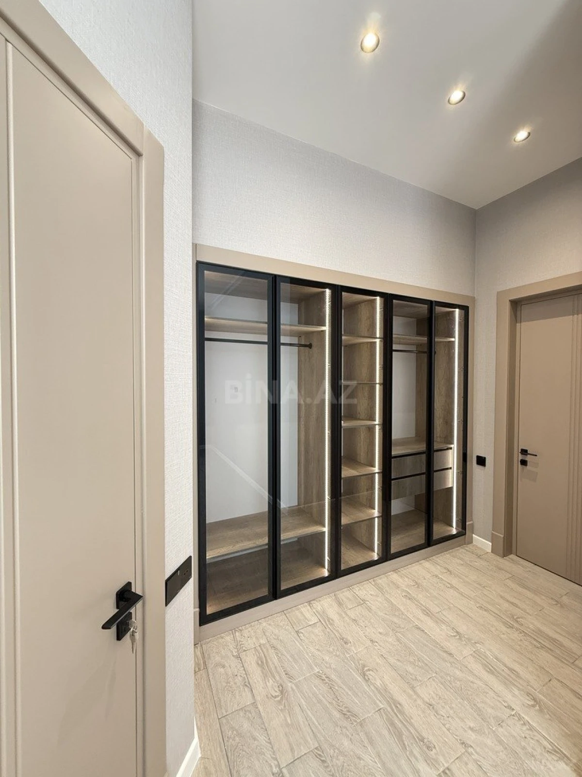 Satılır 5 otaqlı həyət evi 220 m²