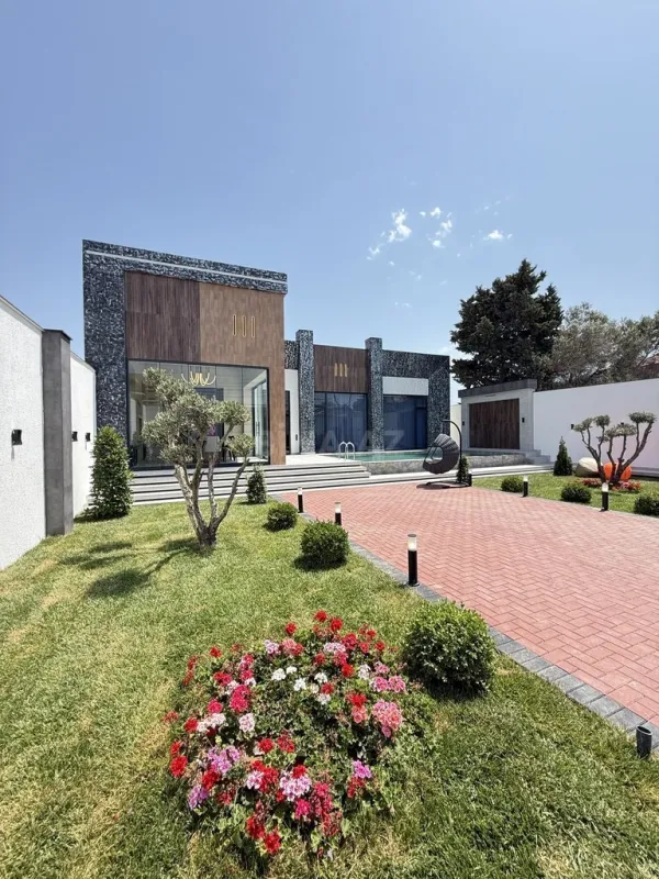 Satılır 5 otaqlı həyət evi 220 m²