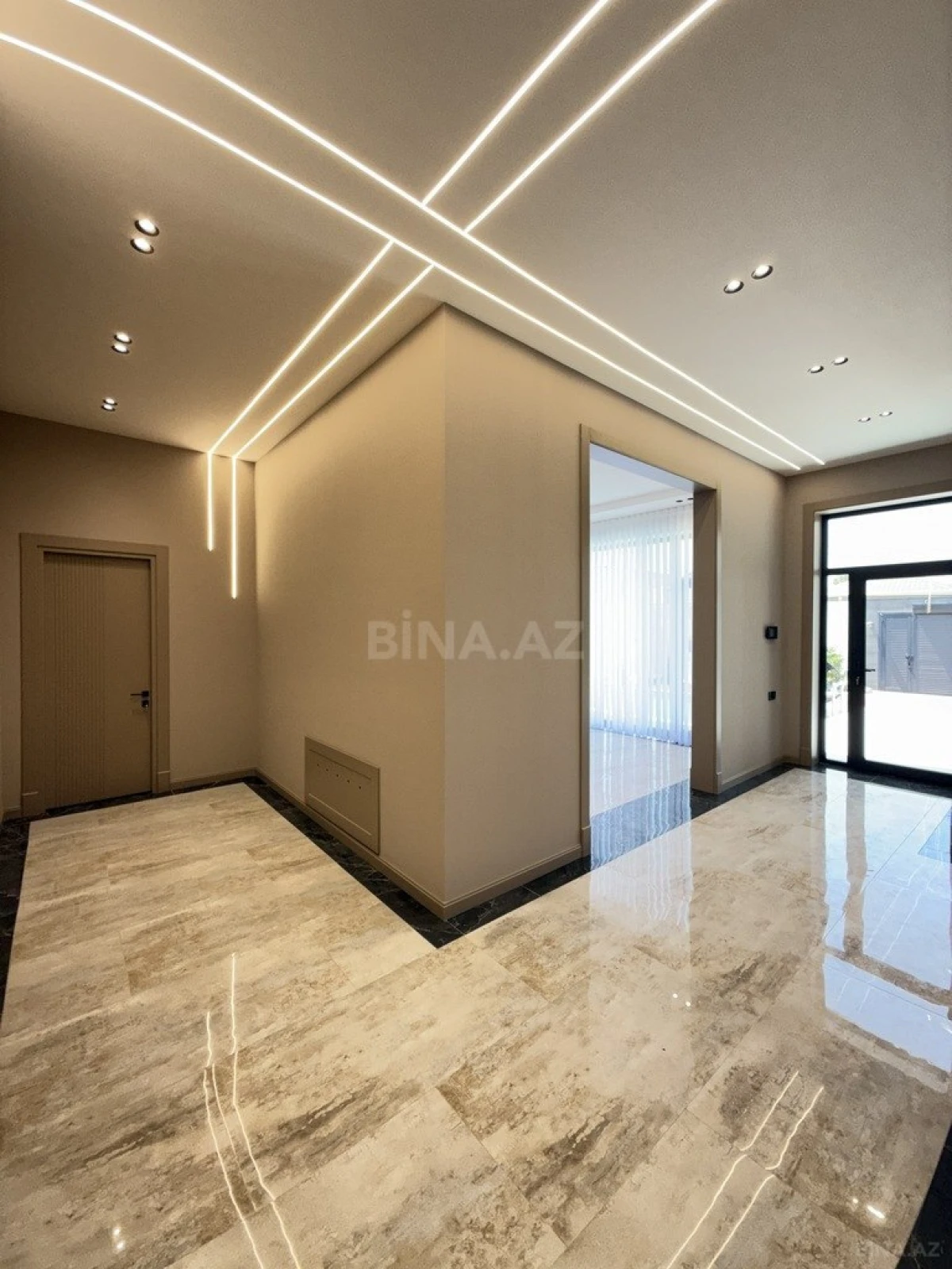 Satılır 5 otaqlı həyət evi 220 m²