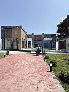 Satılır 5 otaqlı həyət evi 220 m²