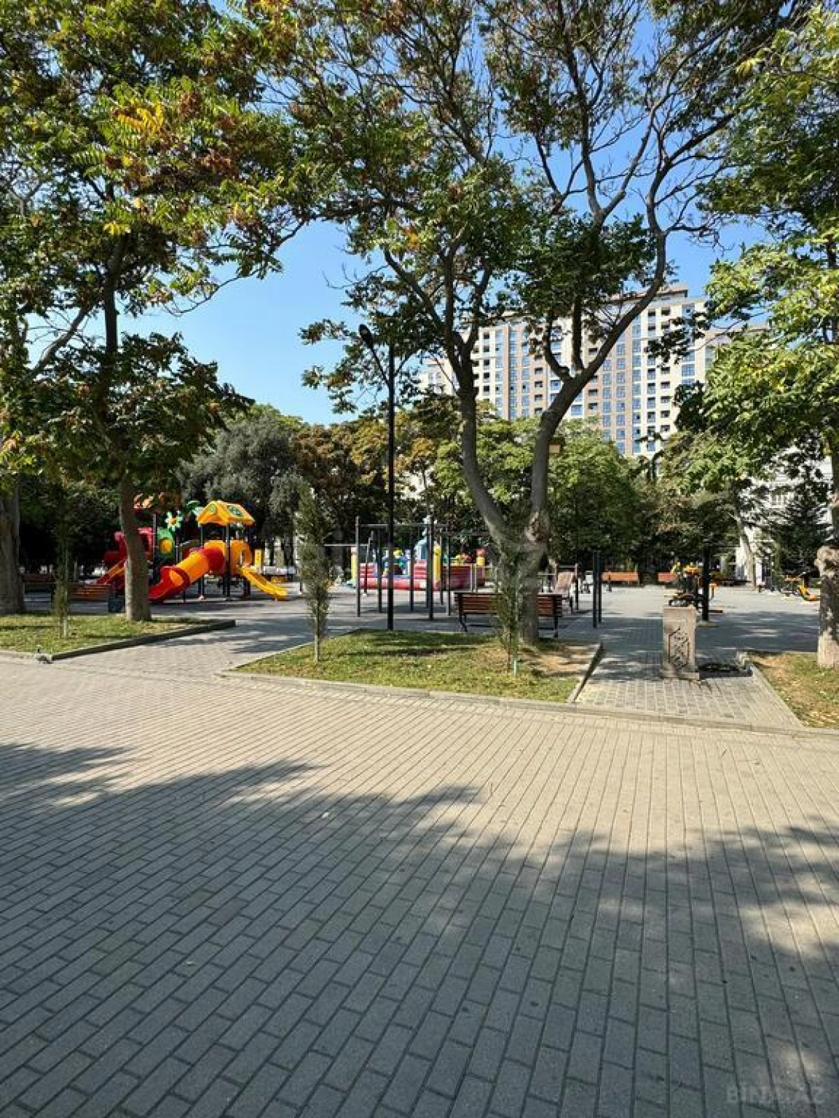 Satılır 3 otaqlı mənzil 115 m²