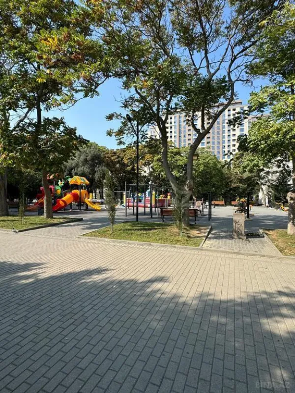 Satılır 3 otaqlı mənzil 115 m²