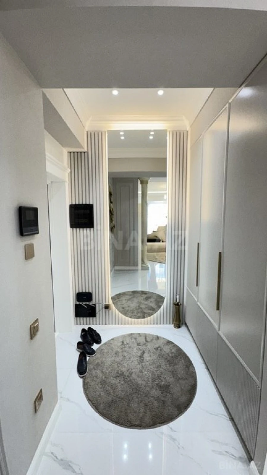 Satılır 3 otaqlı mənzil 115 m²