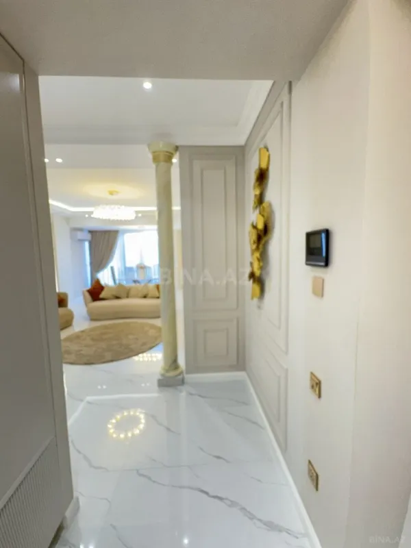 Satılır 3 otaqlı mənzil 115 m²