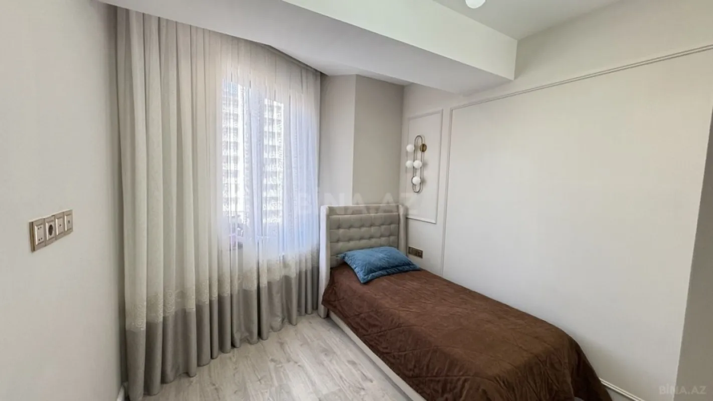 Satılır 3 otaqlı mənzil 115 m²